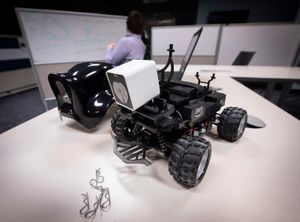 Artificial Intelligence Key to Maintaining Military, Economic Advantages, Leaders Say